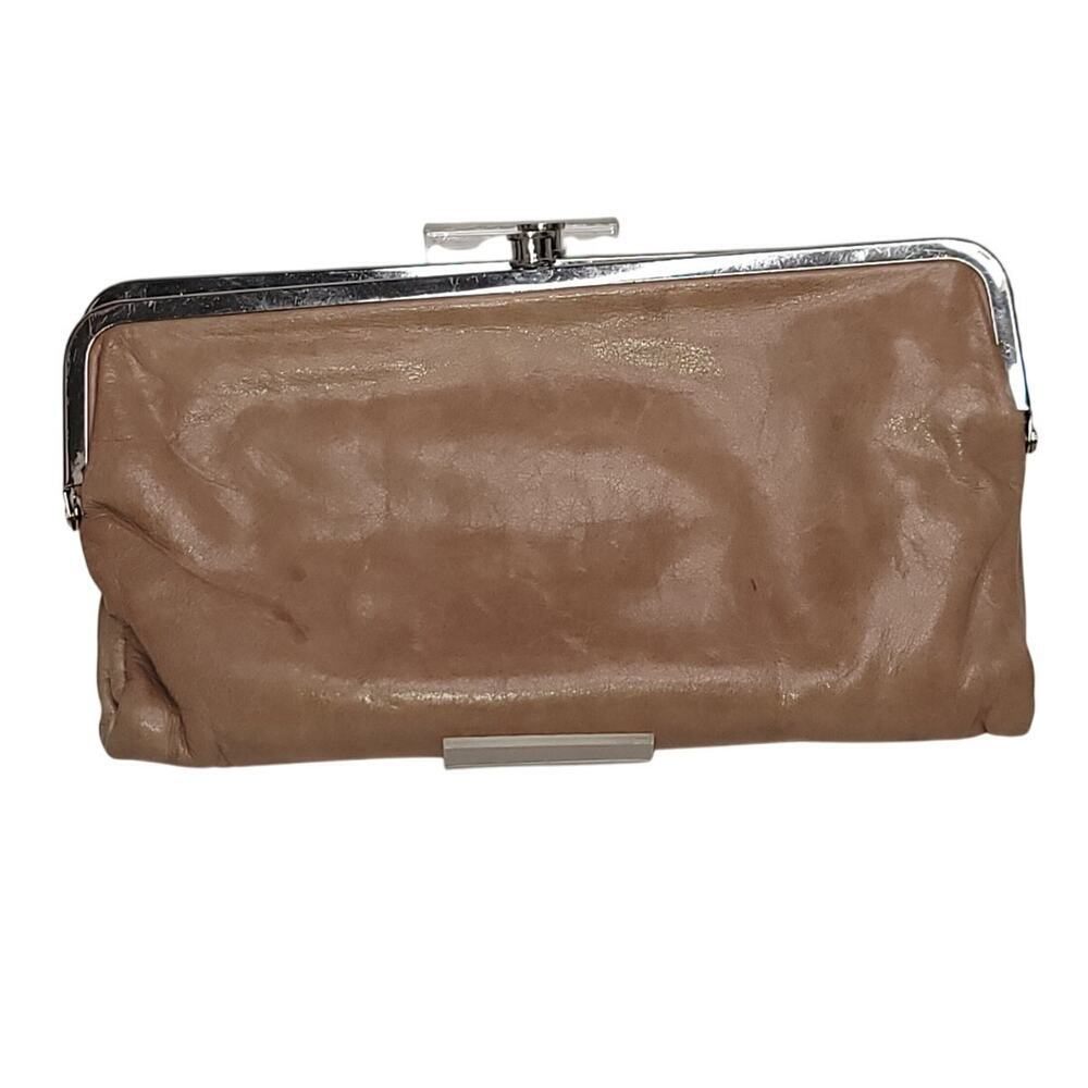 HOBO Lauren Clutch-Wallet - Picture 3 of 9